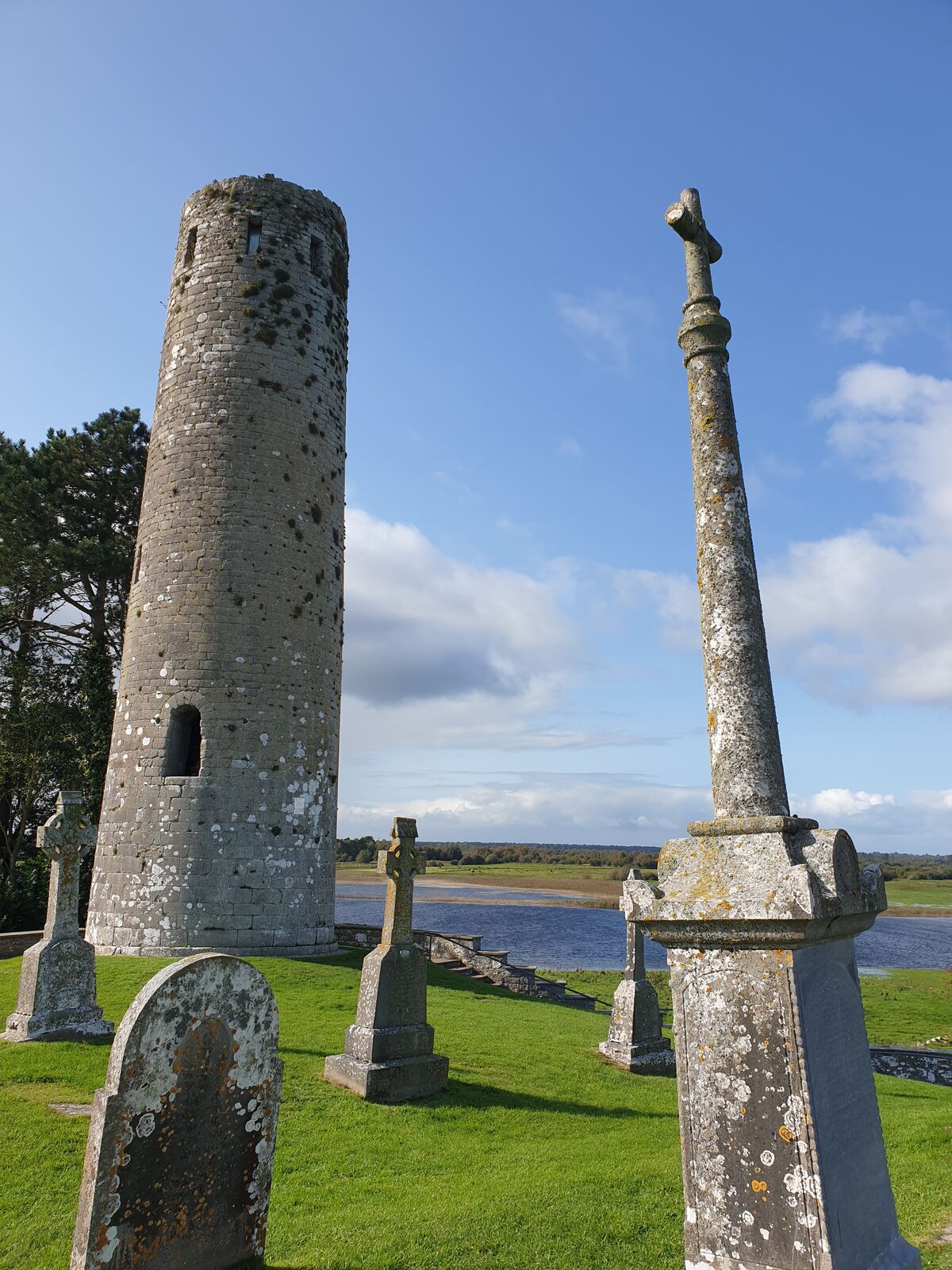 Clonmacnoise is located next to River Shannon.