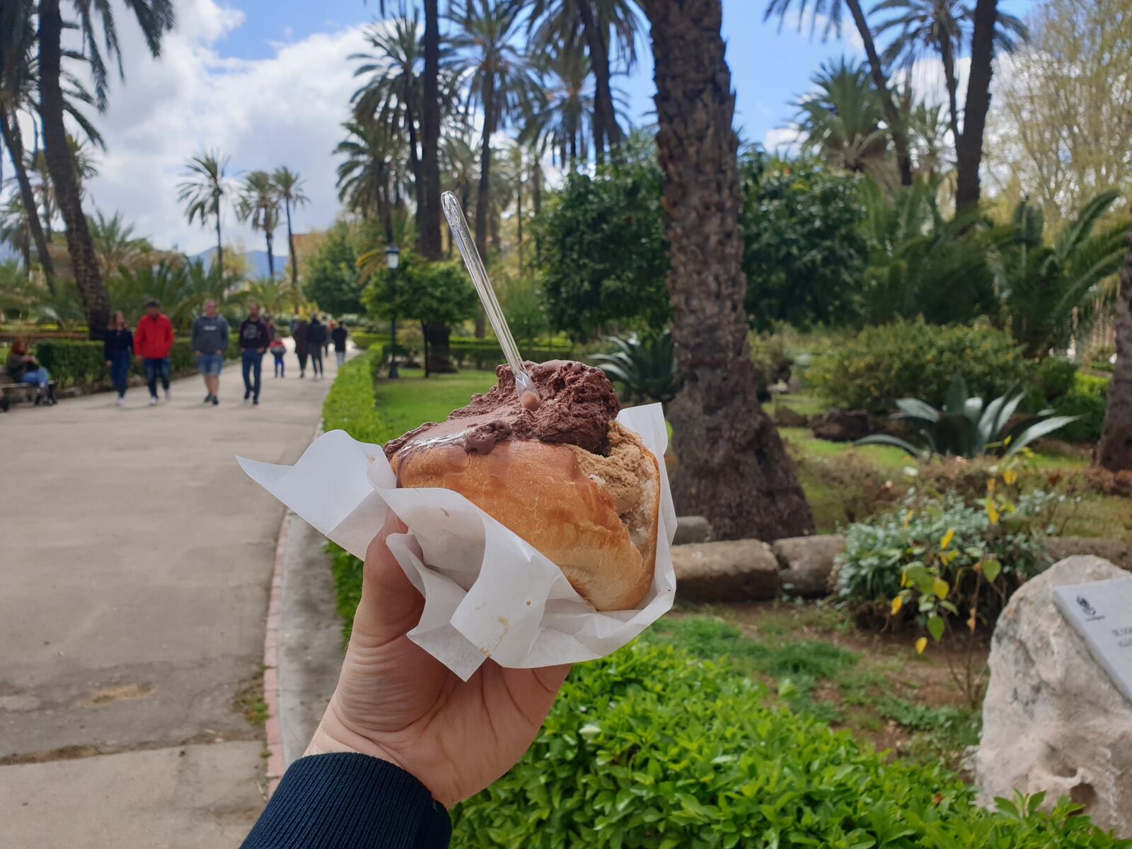 Delicious brioche con gelato!