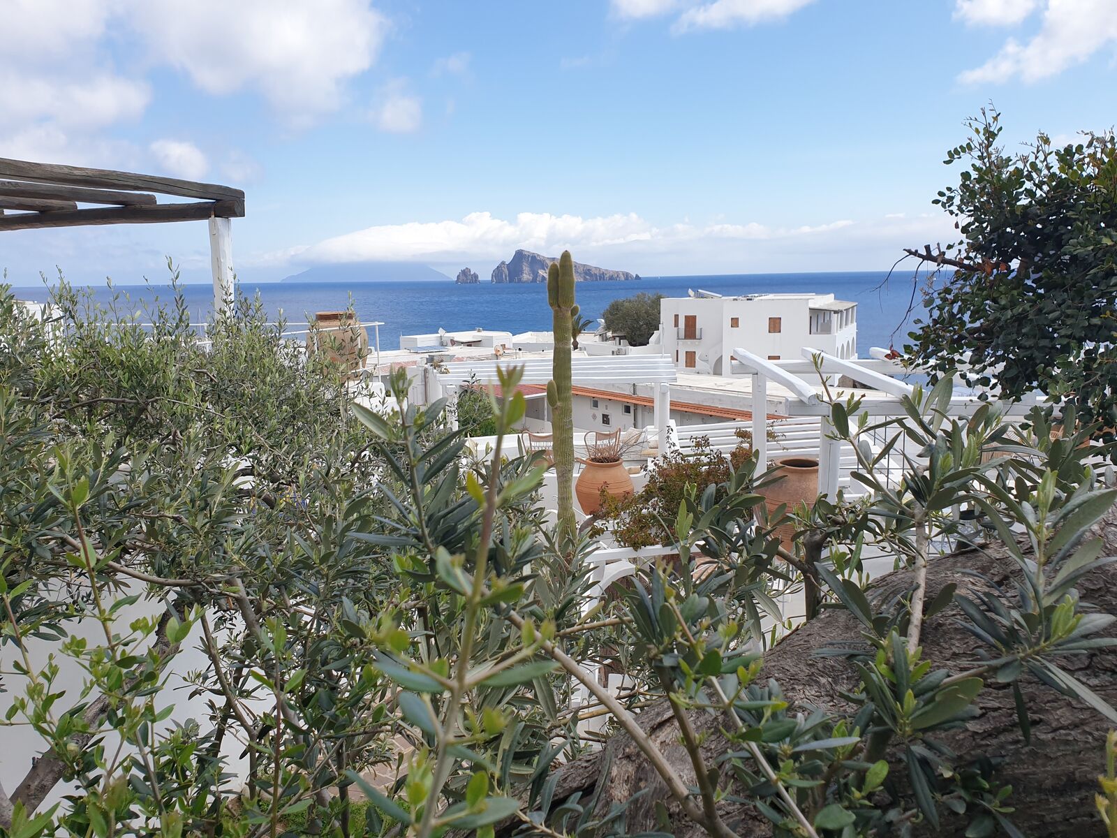 Because of clouds, today’s view on Stromboli wasn’t as good as yesterday’s!