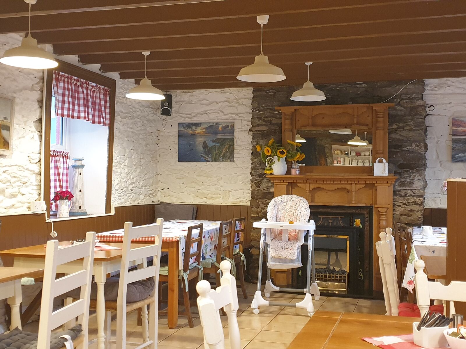 Cozy dining room in our hostel.