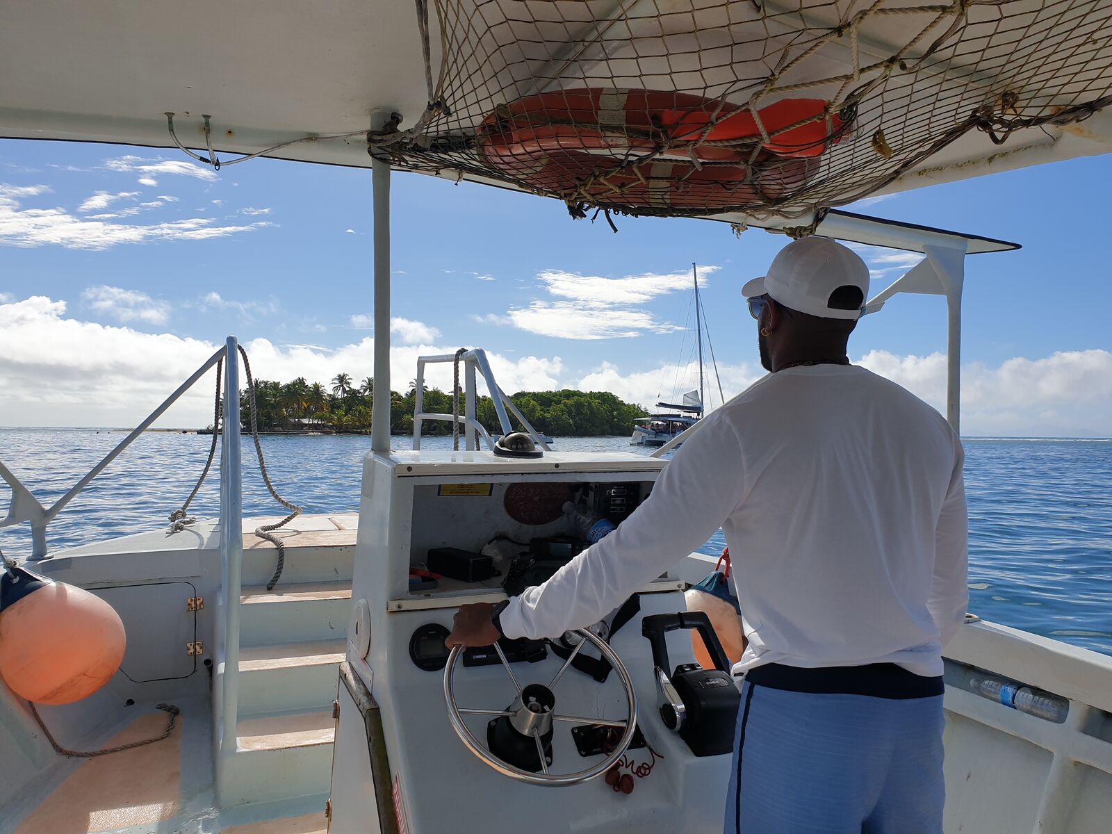 I took a small passenger ferry to Îlet du Gosier.